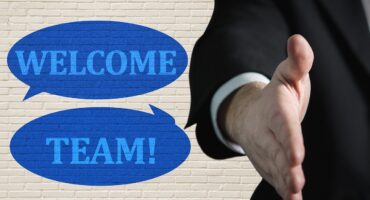 welcome-team-5109838_1280
